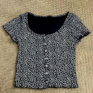 brandy Melville zelly button up top